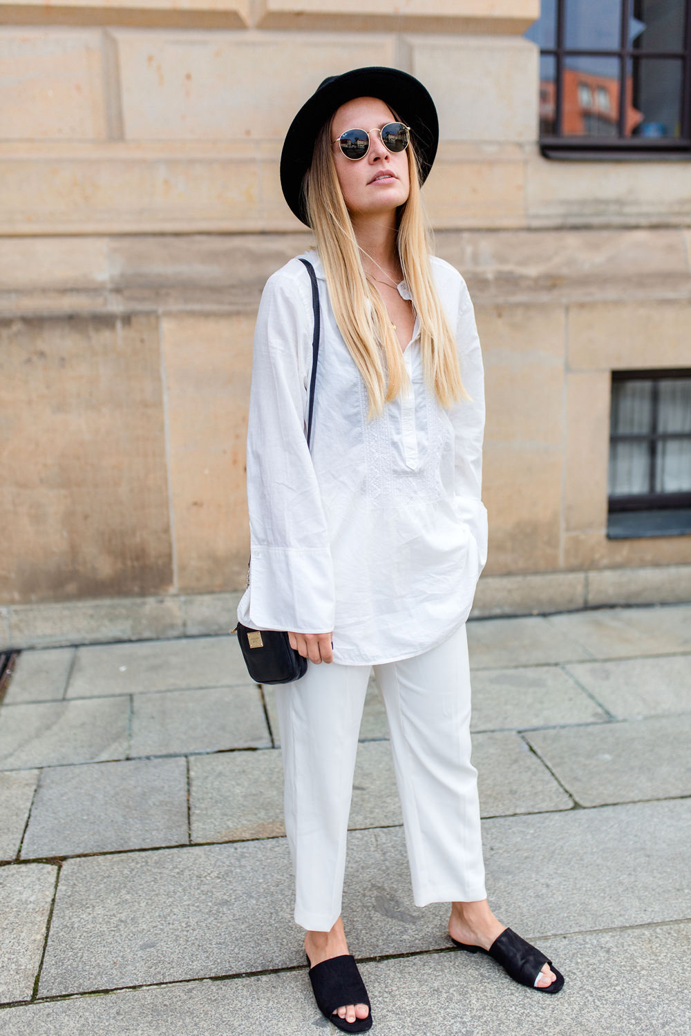 streetstyle-rominamey-all-white-outfit-look