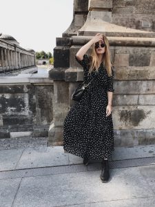 rominamey-ootd-andOtherStories-kleid-streetstyle-fashionblogger-outfit-hair